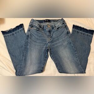 GAP-Mid Rise Universal Baby Boot Jeans 8/29 (Short)